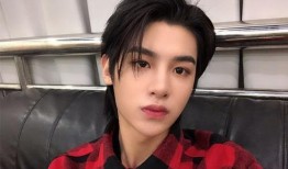 黄明昊女友爆料视频,揭秘明星恋情背后的真相