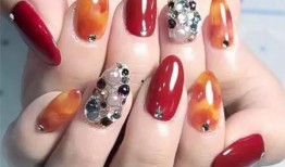 郑州美甲员工爆料视频,揭露行业潜规则与真实工作环境